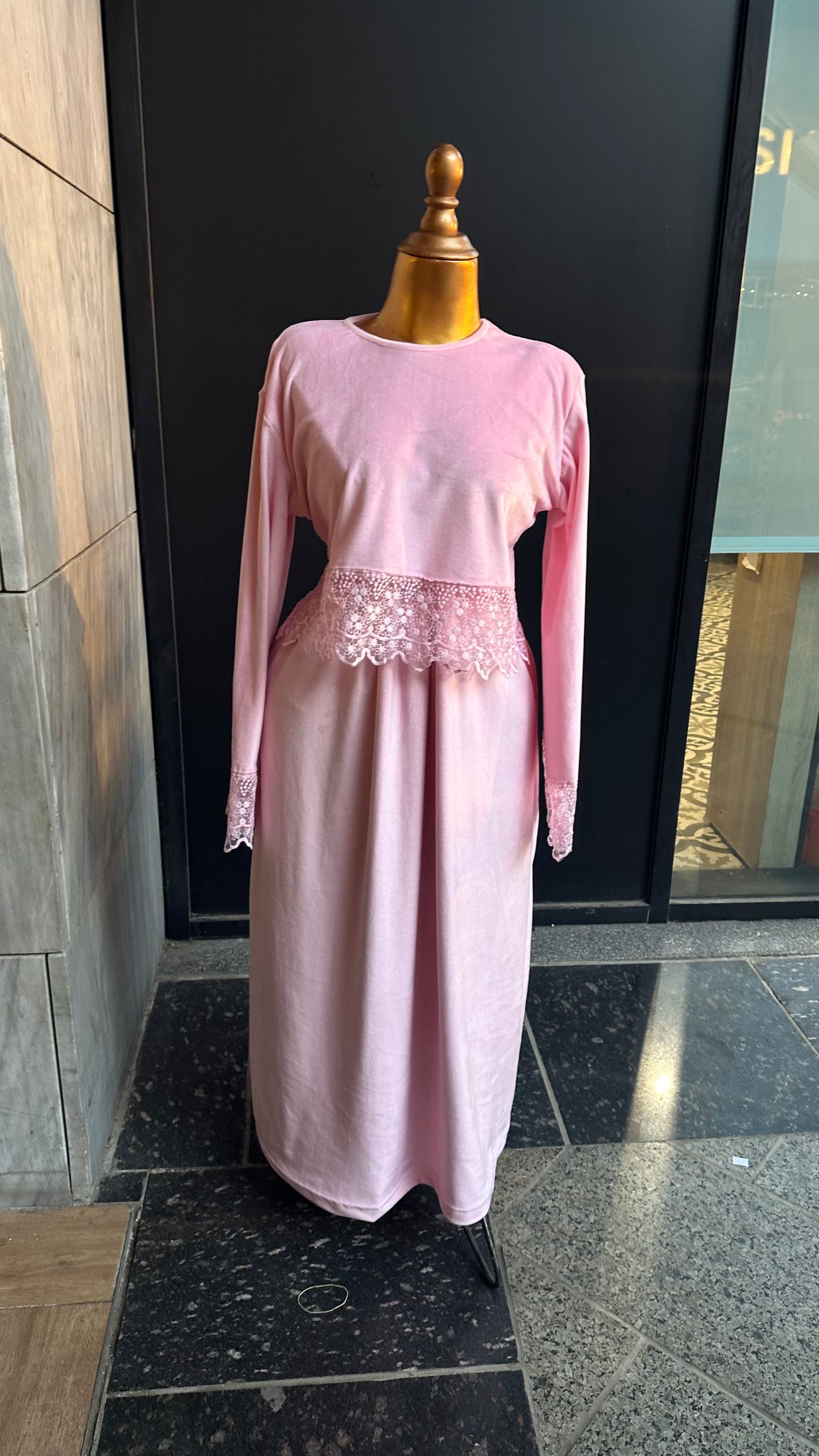 299-302 - Winter- Baby Shower Mom Dress
