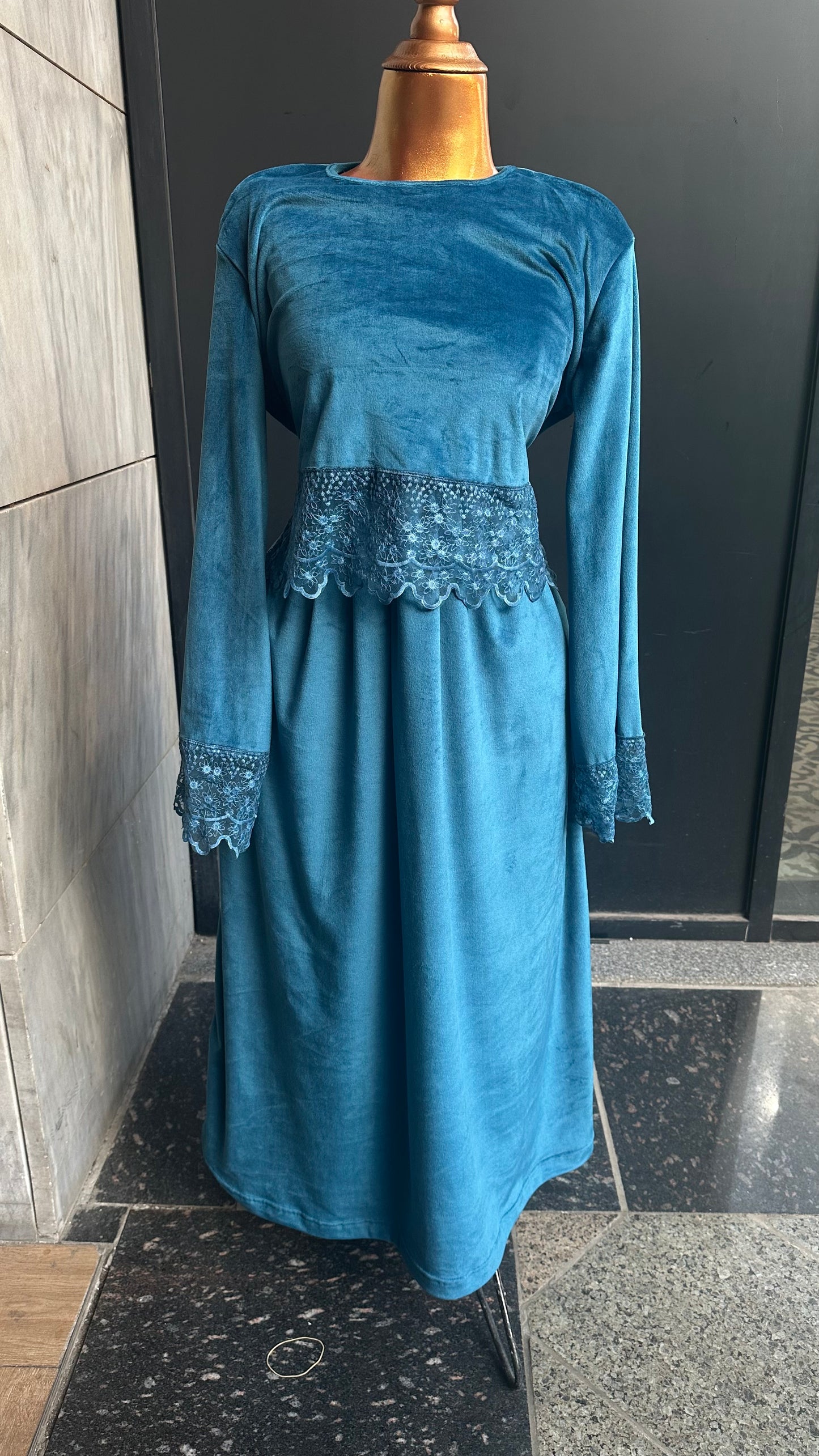 299-302 - Winter- Baby Shower Mom Dress