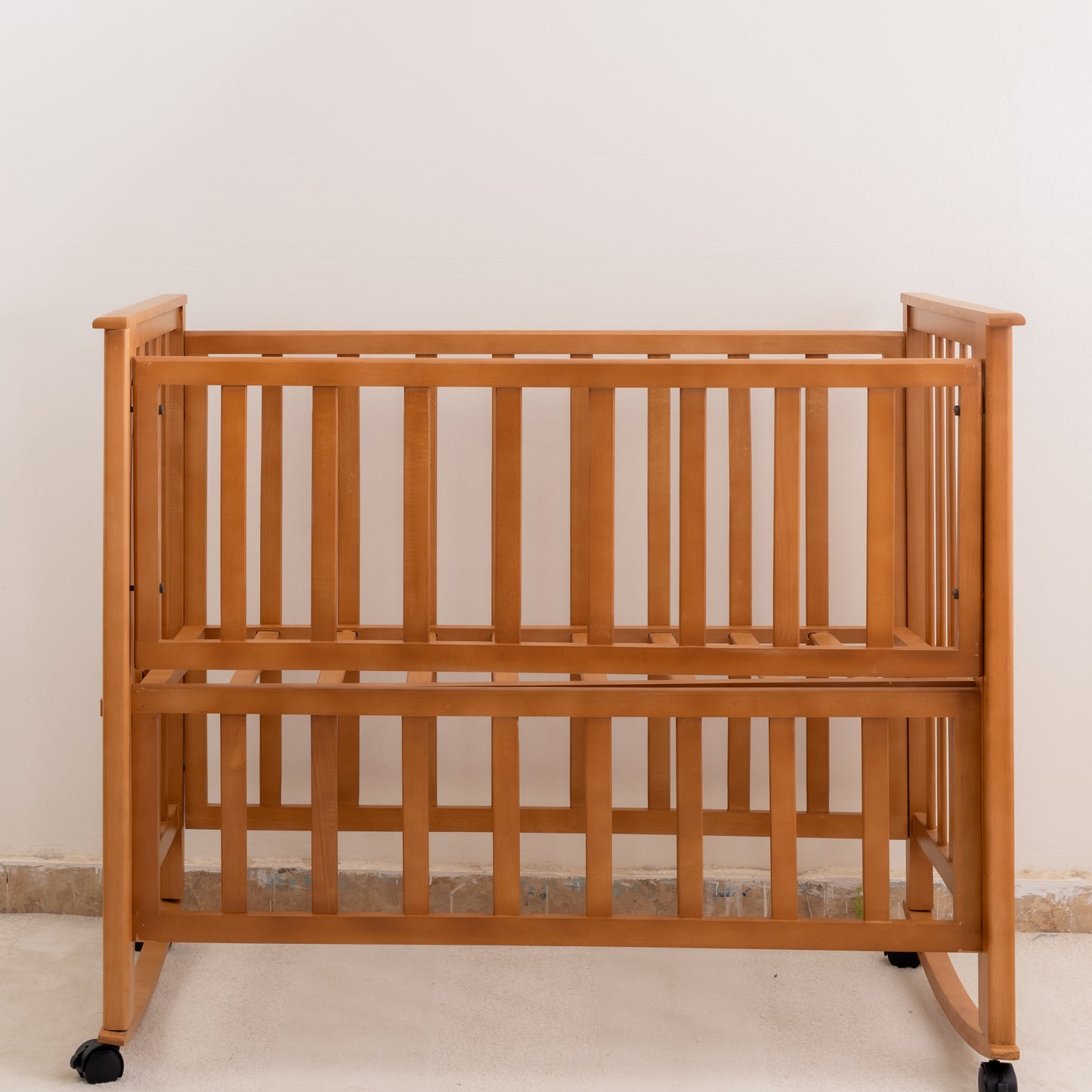 019 - Baby Crib