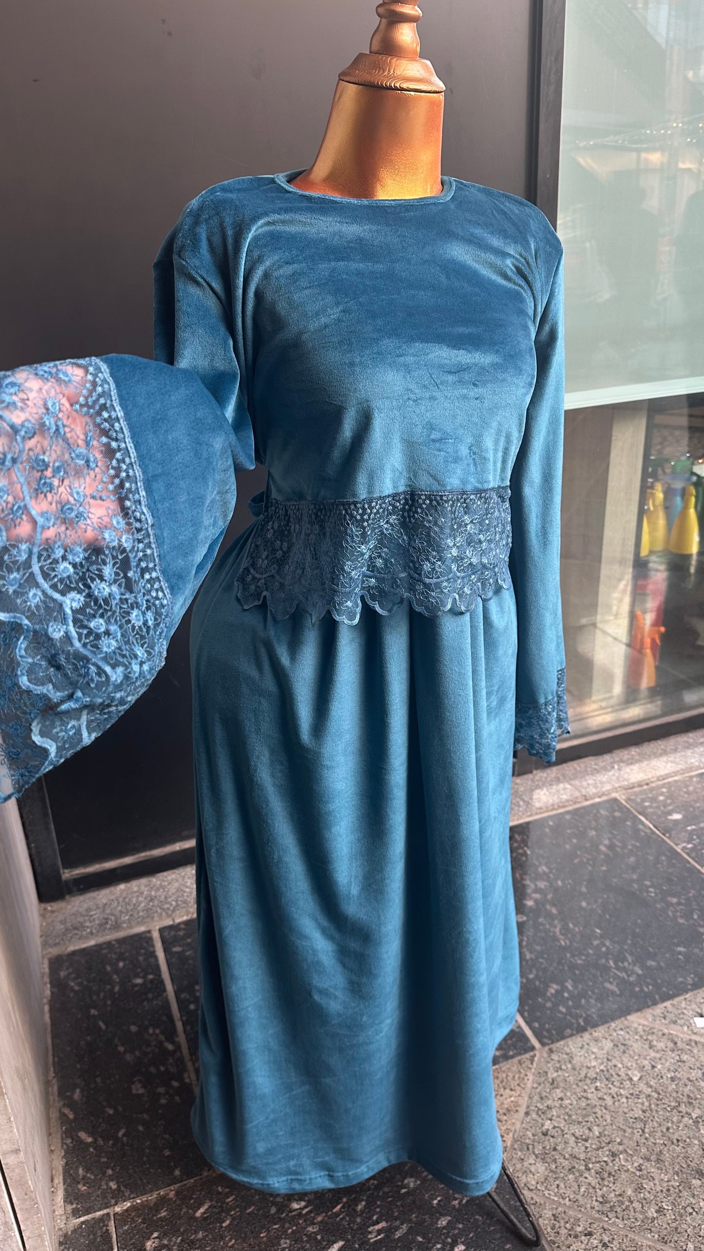 299-302 - Winter- Baby Shower Mom Dress