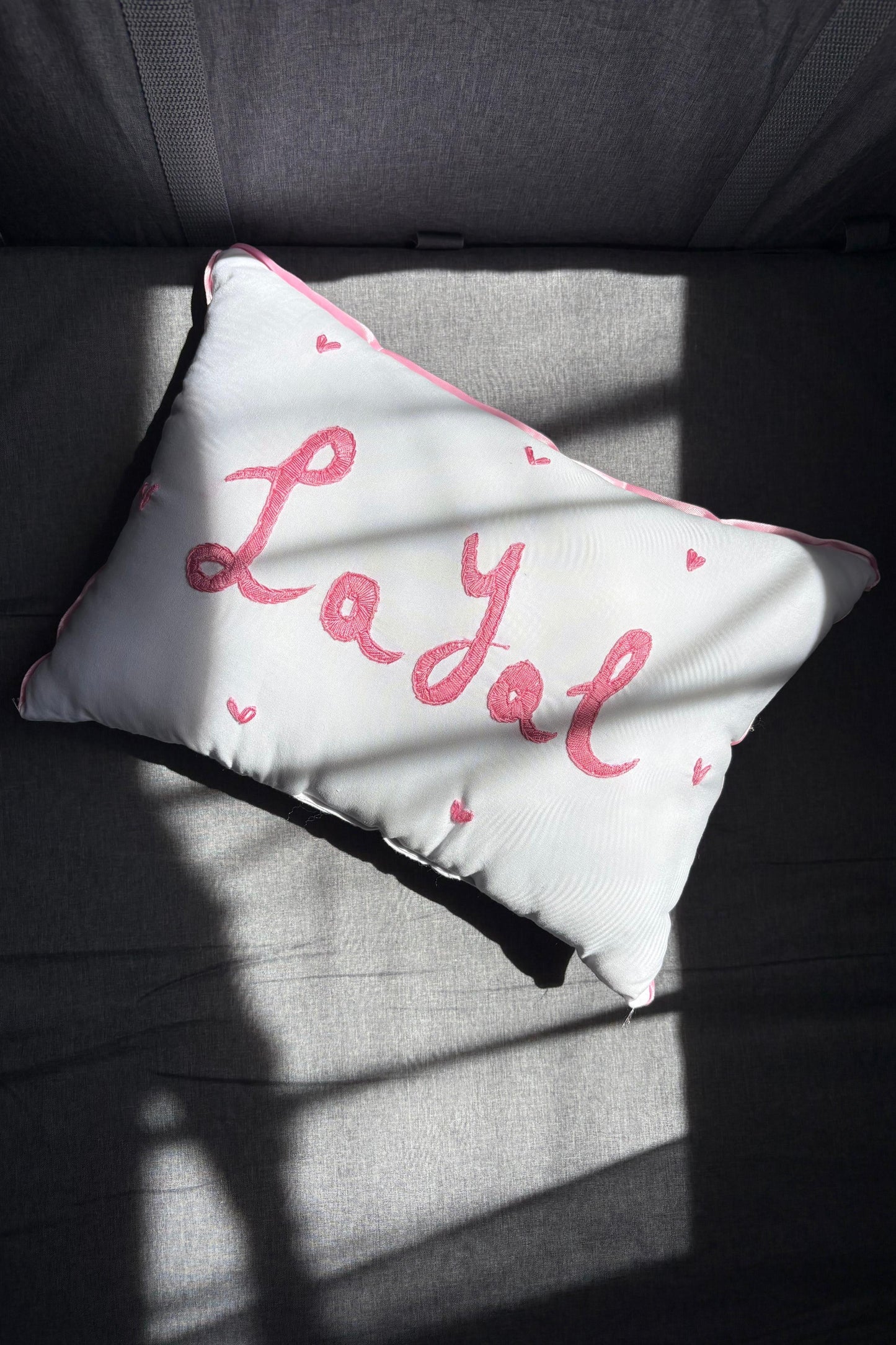 359 - Baby Name Pillow - مخده باسم البيبي مستطيل تطريز